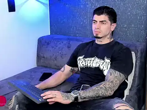 Snapshot of _mrcock__ chatting on May 17, 2026, 7:43 pm mrcock online show from May 17, 2026, 7:43 pm
