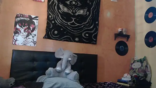 Snapshot of Layla_quinn chatting on July 7, 2026, 5:50 pm Layla quinn online show from July 7, 2026, 5:50 pm