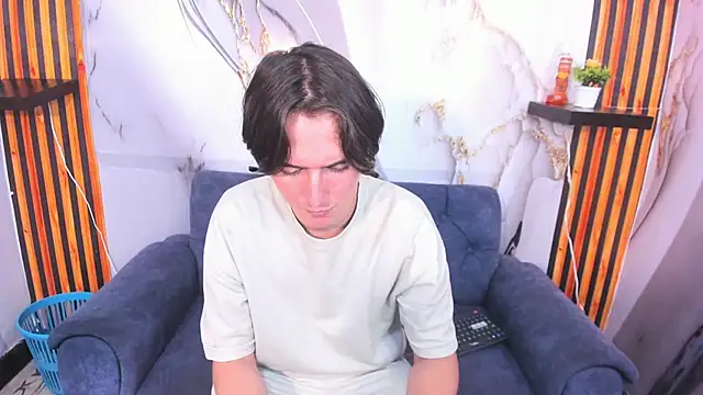 Aaron LatinMen2 online show from November 28, 2025, 3:53 am