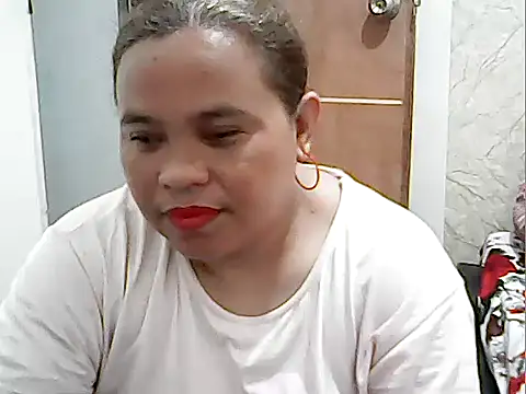 cutechubby online show from June 17, 2026, 10:32 pm