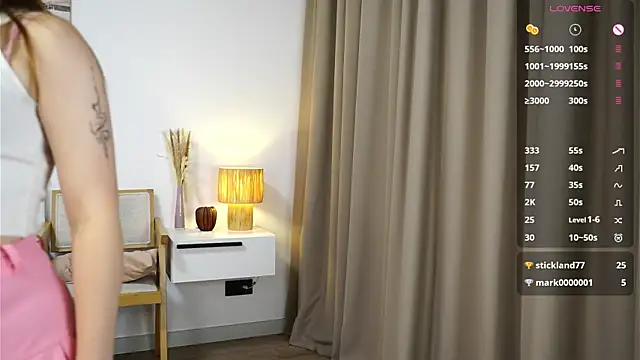 Snapshot of SharronAramini chatting on November 27, 2025, 8:11 pm SharronAramini online show from November 27, 2025, 8:11 pm