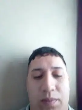 Alvarezz0202 online show from June 6, 2026, 12:43 pm