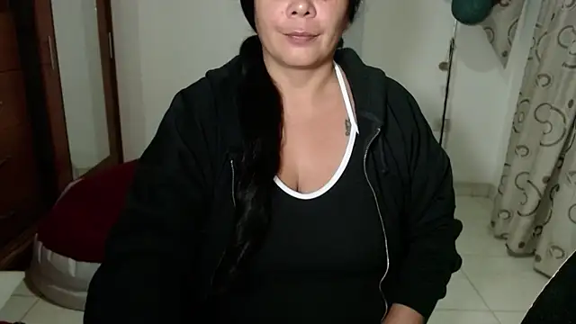 vivian-milf online show from March 7, 2026, 1:46 am