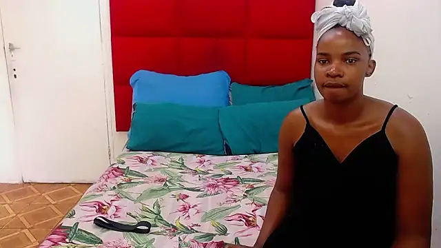 EMBER FOX online show from February 5, 2026, 11:48 am