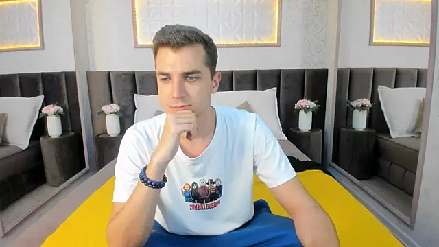 ThomasSmity online show from November 25, 2025, 5:35 pm