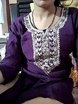 RASHMI SHARMA9 online show from June 25, 2026, 11:04 am