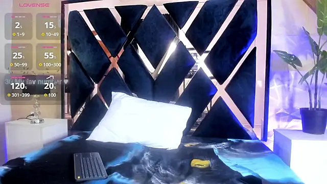 Snapshot of valentina_lenoxx chatting on December 18, 2025, 8:37 pm valentina lenoxx online show from December 18, 2025, 8:37 pm