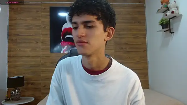 Snapshot of Michaelkoiv chatting on November 26, 2025, 12:50 pm Michaelkoiv online show from November 26, 2025, 12:50 pm