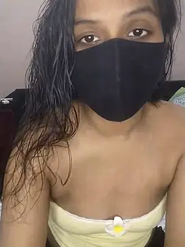 your-Mia07 online show from December 2, 2025, 12:43 pm