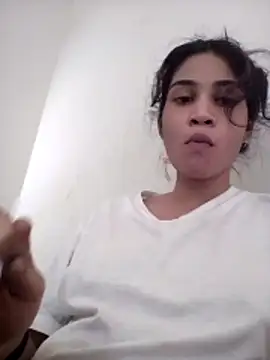 Miss-Perfection online show from May 21, 2026, 8:43 am