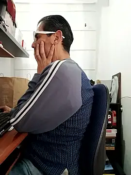 Fuegosutil online show from January 14, 2026, 3:39 pm