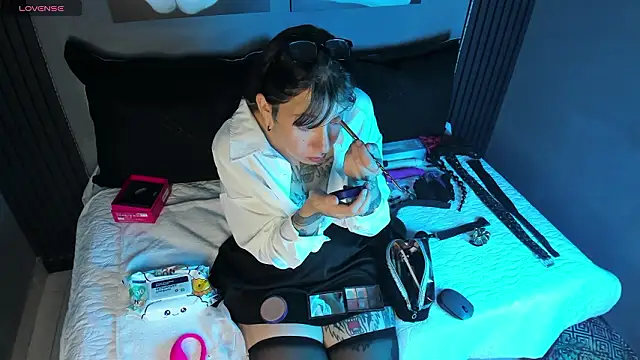 nora temptress online show from March 5, 2026, 1:51 pm