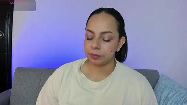 jimena chic1 online show from June 23, 2026, 3:32 pm