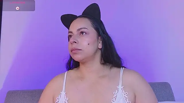 jimena chic1 online show from August 4, 2026, 2:15 am