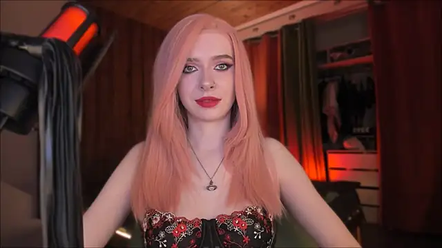 Snapshot of Mistress_Iris chatting on November 30, 2025, 5:28 pm Mistress Iris online show from November 30, 2025, 5:28 pm