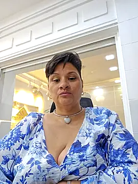 Snapshot of LILIANAJARAMILLO chatting on December 5, 2025, 12:08 am LILIANAJARAMILLO online show from December 5, 2025, 12:08 am