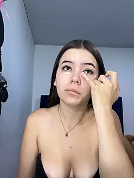 Alice Kitsu online show from November 27, 2025, 10:06 am