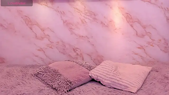 Dakota ferreti  online show from April 8, 2026, 5:18 am