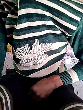 Snapshot of male_hub chatting on December 2, 2025, 6:52 am male hub online show from December 2, 2025, 6:52 am