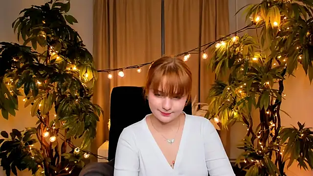 AsiaBritney online show from November 27, 2025, 1:24 pm