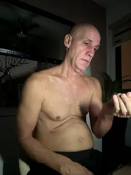 Snapshot of Elosoo chatting on January 10, 2026, 11:01 am Elosoo online show from January 10, 2026, 11:01 am