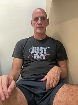 Elosoo online show from March 12, 2026, 10:49 pm