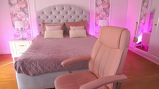 KissableKira online show from March 19, 2026, 8:18 am