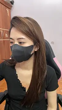 Lunamoon68 online show from April 25, 2026, 4:04 am