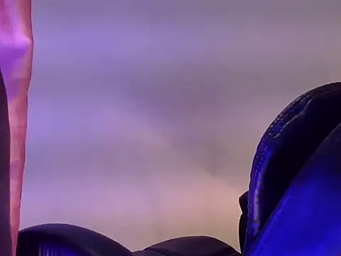 Snapshot of cute_girl1213 chatting on December 3, 2025, 3:54 pm cute girl1213 online show from December 3, 2025, 3:54 pm