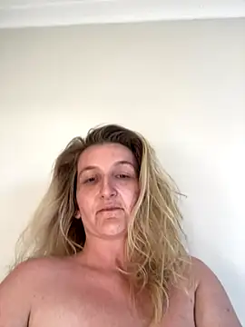 Snapshot of Skyme2713 chatting on December 2, 2025, 6:52 am Skyme2713 online show from December 2, 2025, 6:52 am