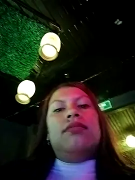 Snapshot of daphne-glow chatting on November 29, 2025, 1:30 am daphne-glow online show from November 29, 2025, 1:30 am