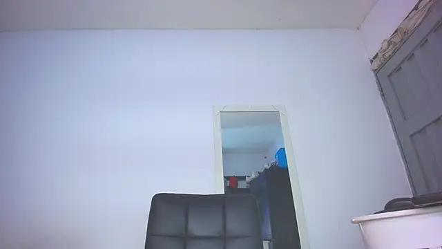 Snapshot of Brianny_X chatting on February 17, 2026, 7:05 am Brianny X online show from February 17, 2026, 7:05 am