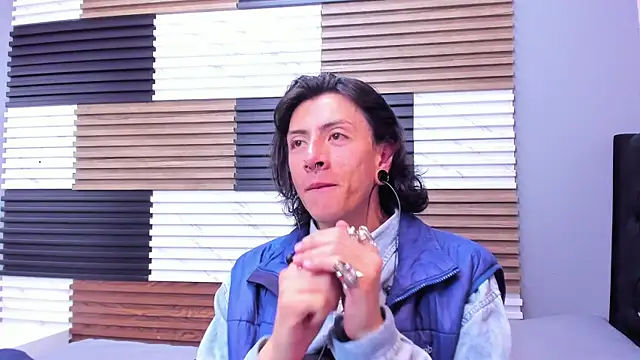 LiamShelby online show from December 17, 2025, 3:12 am