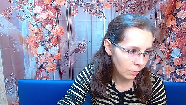 Snapshot of DaisyEdit chatting on November 30, 2025, 6:06 am DaisyEdit online show from November 30, 2025, 6:06 am