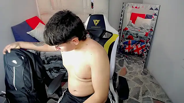 Snapshot of d_moneyy_ chatting on December 14, 2025, 3:23 am d moneyy online show from December 14, 2025, 3:23 am