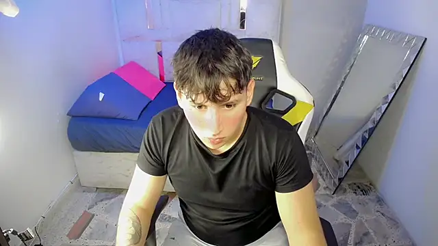 Snapshot of d_moneyy_ chatting on December 23, 2025, 3:26 am d moneyy online show from December 23, 2025, 3:26 am