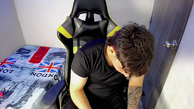 Snapshot of d_moneyy_ chatting on February 27, 2026, 3:39 am d moneyy online show from February 27, 2026, 3:39 am