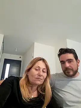 Snapshot of Le_fantasme chatting on May 3, 2026, 5:41 pm Le fantasme online show from May 3, 2026, 5:41 pm