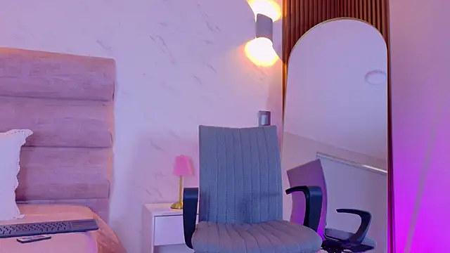 Mia Cullen online show from February 11, 2026, 12:32 pm