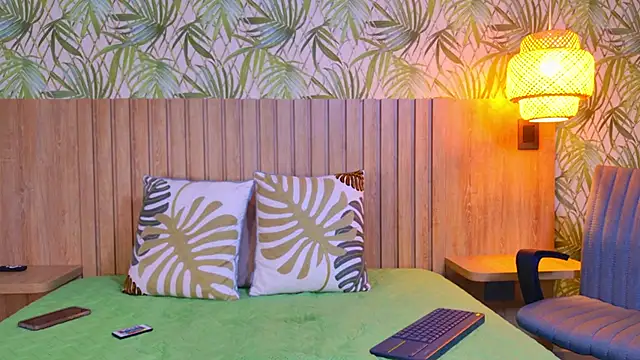 Mia Cullen online show from February 24, 2026, 12:03 pm