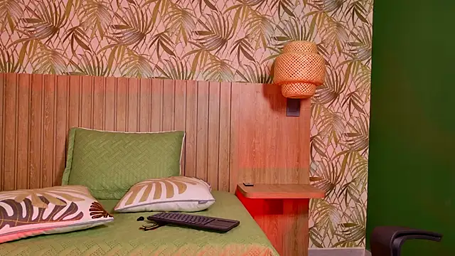 Mia Cullen online show from February 26, 2026, 11:42 am