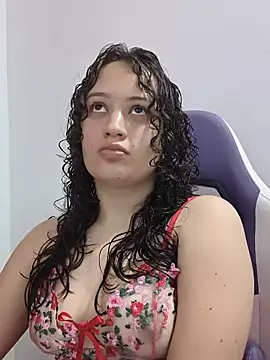 Alana 444 online show from May 19, 2026, 3:35 am