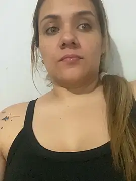 Snapshot of LoreinnFox chatting on April 2, 2026, 4:32 am LoreinnFox online show from April 2, 2026, 4:32 am