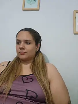 LoreinnFox online show from May 2, 2026, 3:55 am
