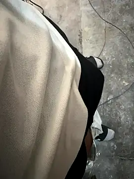 Snapshot of P-R_L-s-negras chatting on December 4, 2025, 9:01 pm P-R L-s-negras online show from December 4, 2025, 9:01 pm