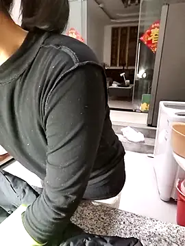 mimi2052 online show from December 18, 2025, 12:27 am