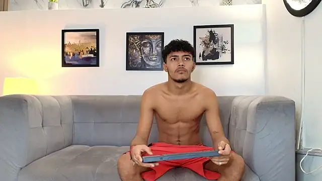 Snapshot of COUPLES_BOYS chatting on February 26, 2026, 1:15 am COUPLES BOYS online show from February 26, 2026, 1:15 am