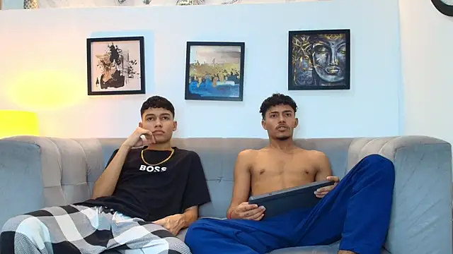 Snapshot of COUPLES_BOYS chatting on March 4, 2026, 1:33 am COUPLES BOYS online show from March 4, 2026, 1:33 am