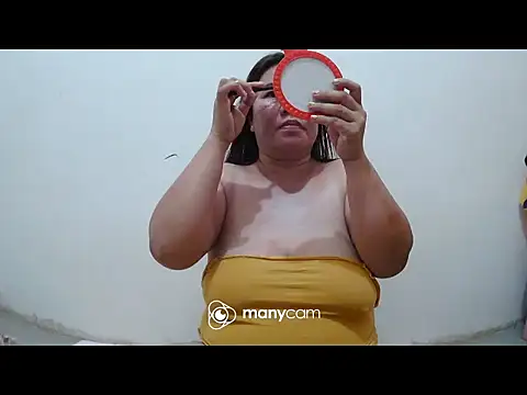 hottiemama69 online show from May 14, 2026, 10:22 am