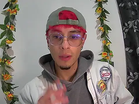 Snapshot of 2_milo_verus_4 chatting on December 1, 2025, 6:07 am 2 milo verus 4 online show from December 1, 2025, 6:07 am